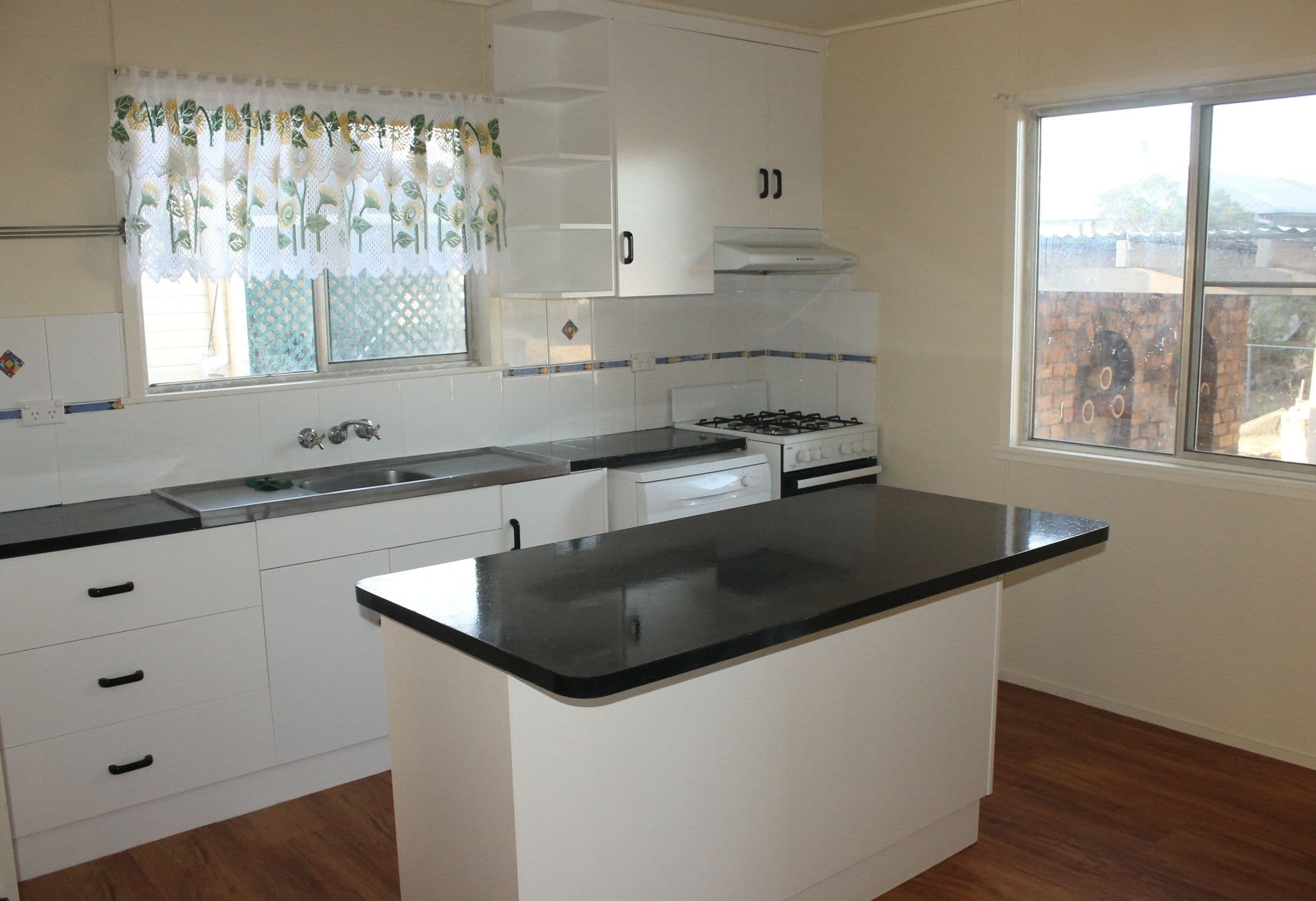 87 Moreton Street, Dalby QLD 4405, Dalby - Thumbnail 2