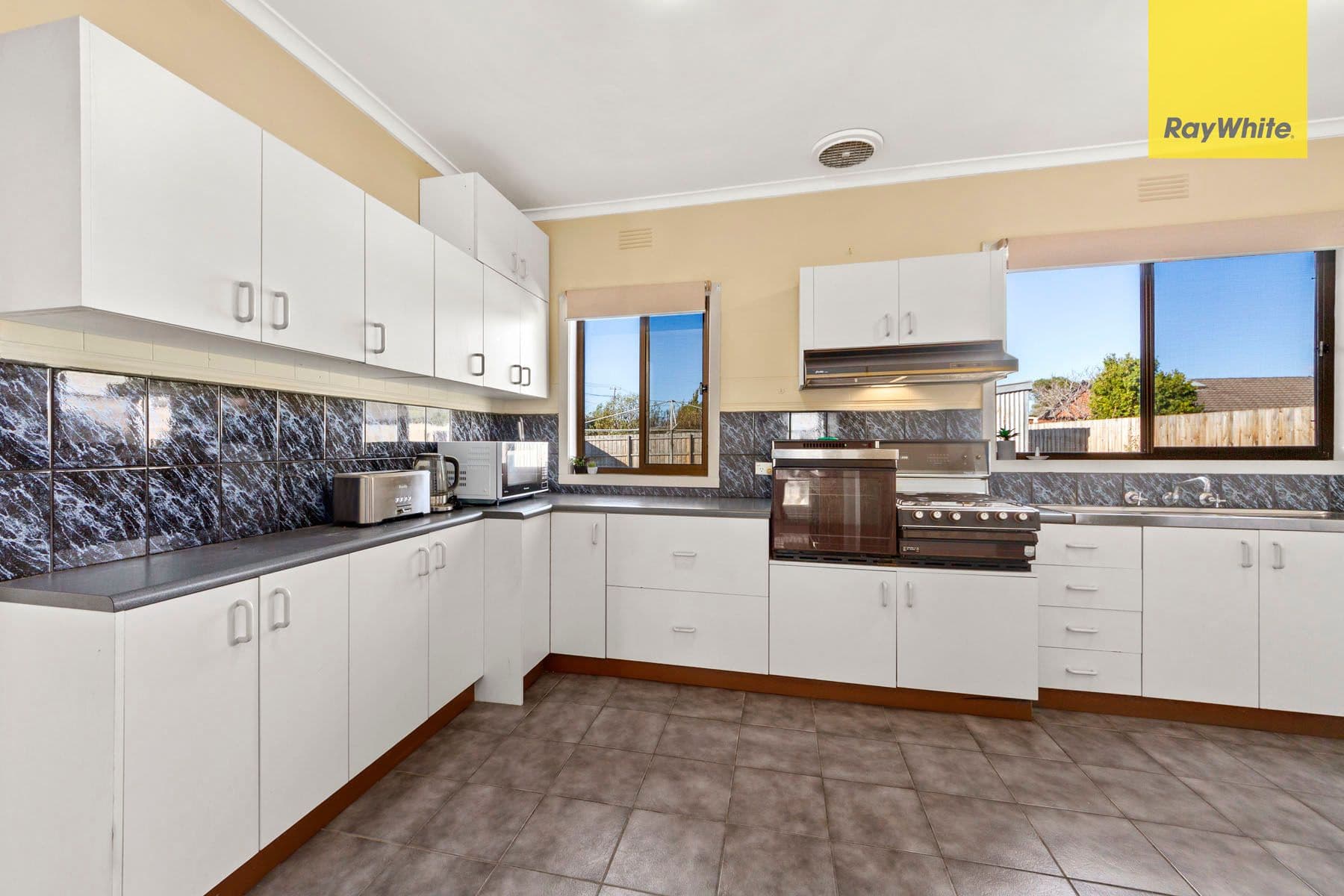 50 Theodore Street, St Albans VIC 3021, St Albans - Thumbnail 3