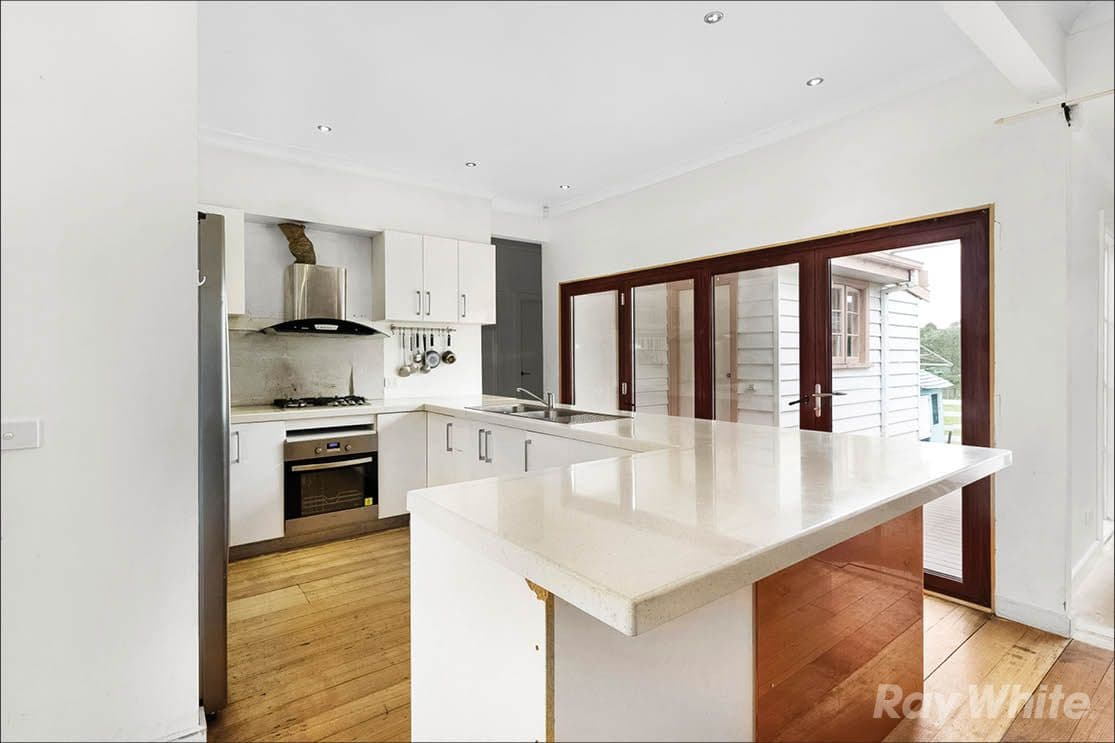 24 Morshead Avenue, Mount Waverley VIC 3149, Mount Waverley - Thumbnail 5