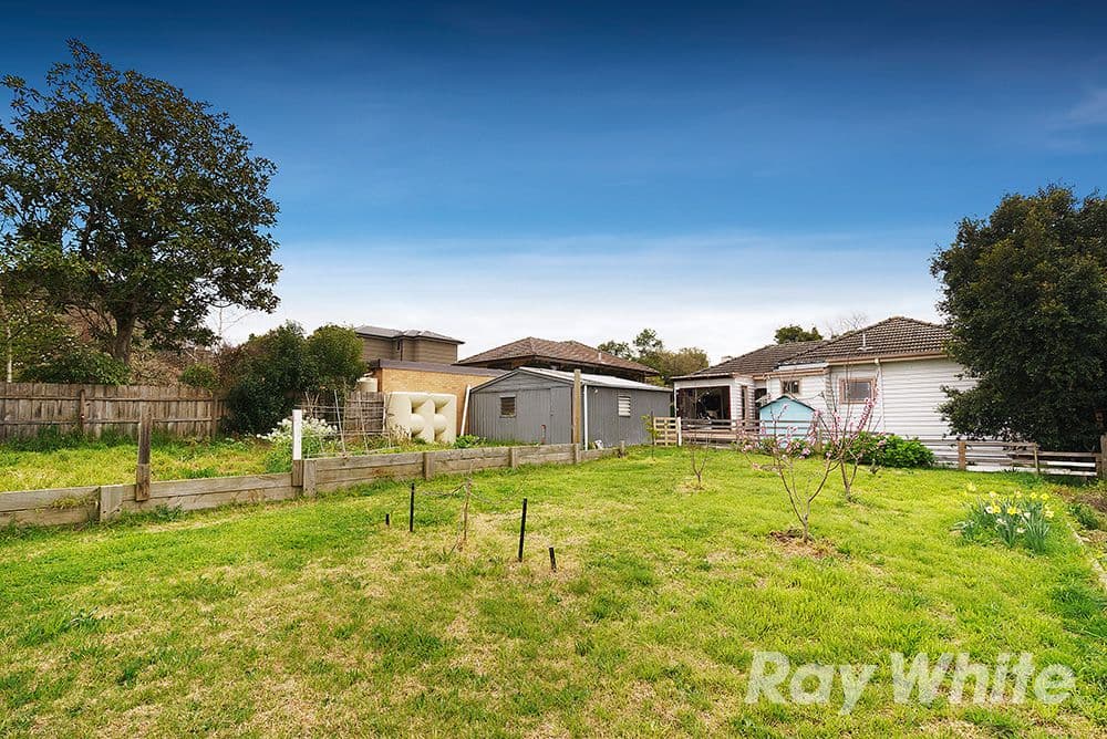 24 Morshead Avenue, Mount Waverley VIC 3149, Mount Waverley - Thumbnail 8