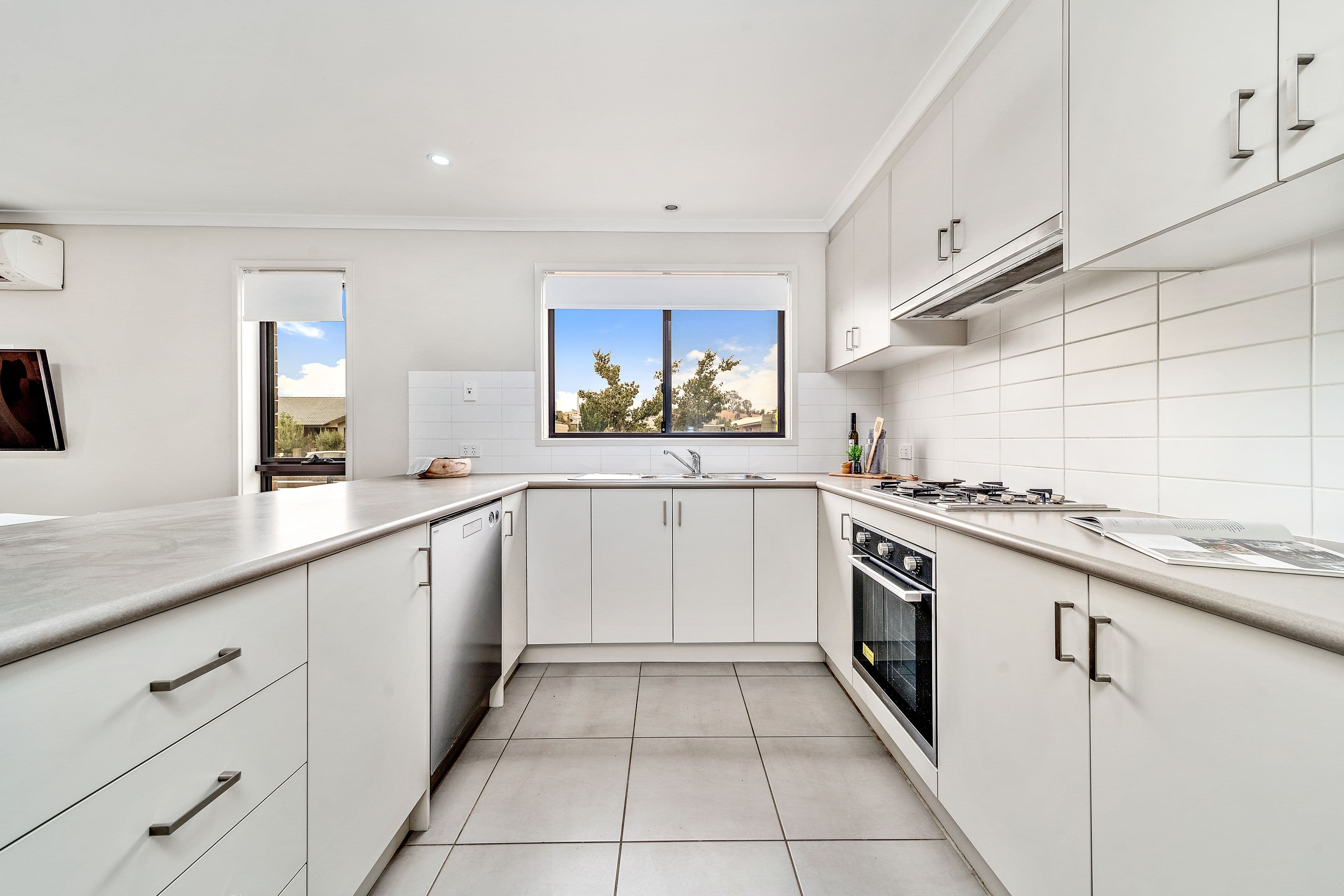 2 Mallett Street, Bonner ACT 2914, Bonner - Thumbnail 5