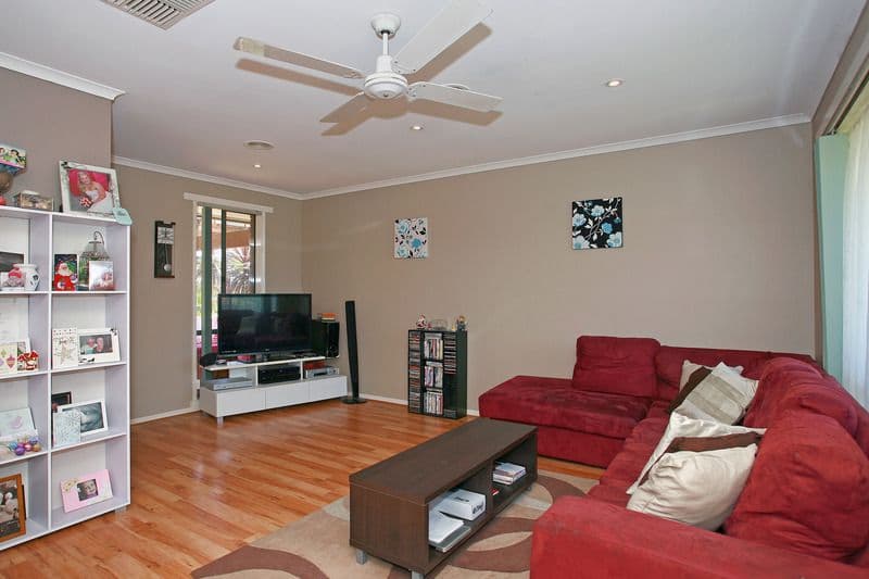 18 Alamanda Way, CRANBOURNE NORTH VIC 3977, Cranbourne North - Thumbnail 6