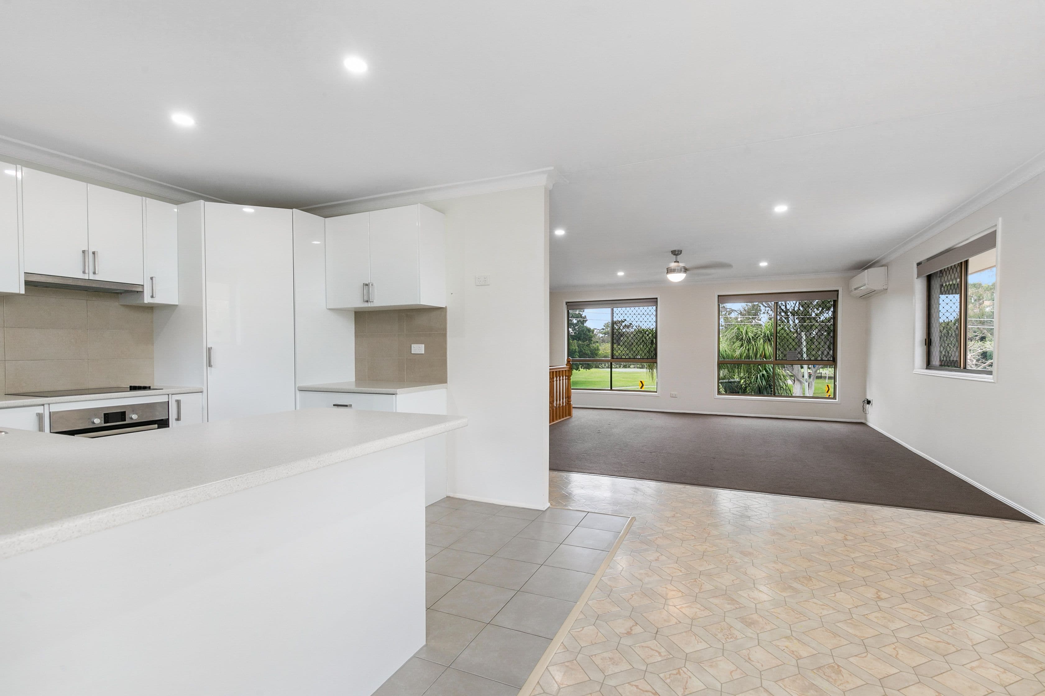 293 Whites Road, Lota QLD 4179, Lota - Thumbnail 3