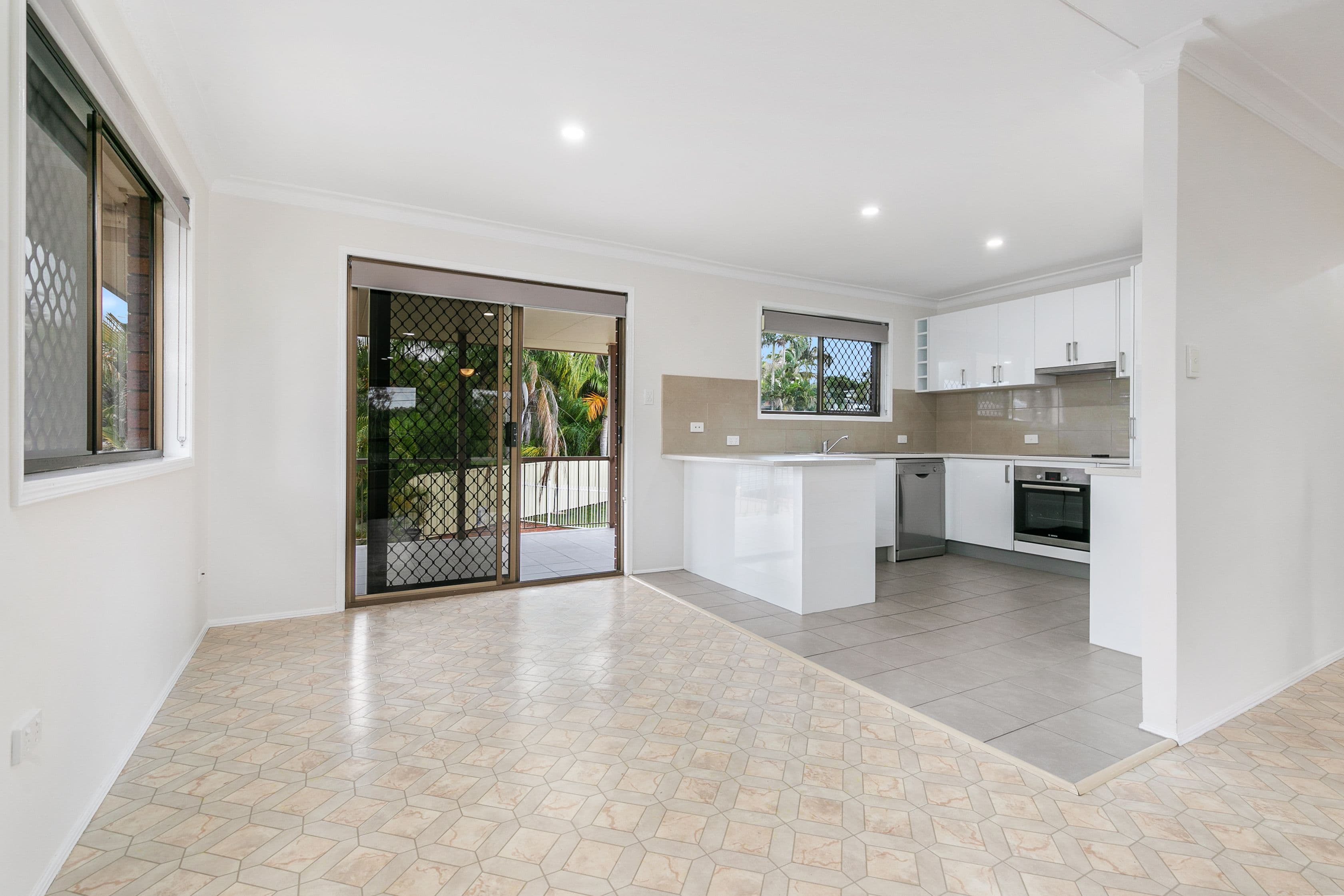 293 Whites Road, Lota QLD 4179, Lota - Thumbnail 4