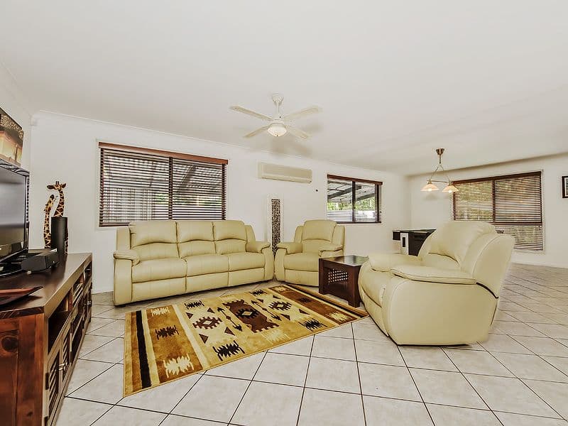1 Blueash Crescent, Oxenford QLD 4210, Oxenford - Thumbnail 3