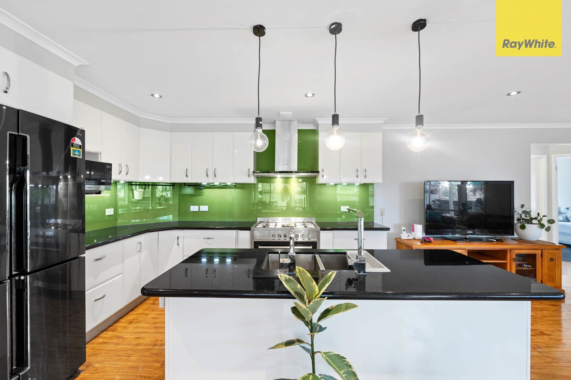 14 Newcombe Drive, St Albans VIC 3021, St Albans - Thumbnail 3