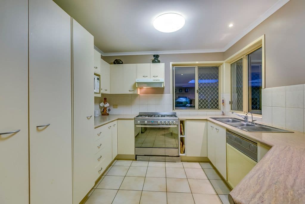 28 Caledonian Crescent, ALEXANDRA HILLS QLD 4161, Alexandra Hills - Thumbnail 5