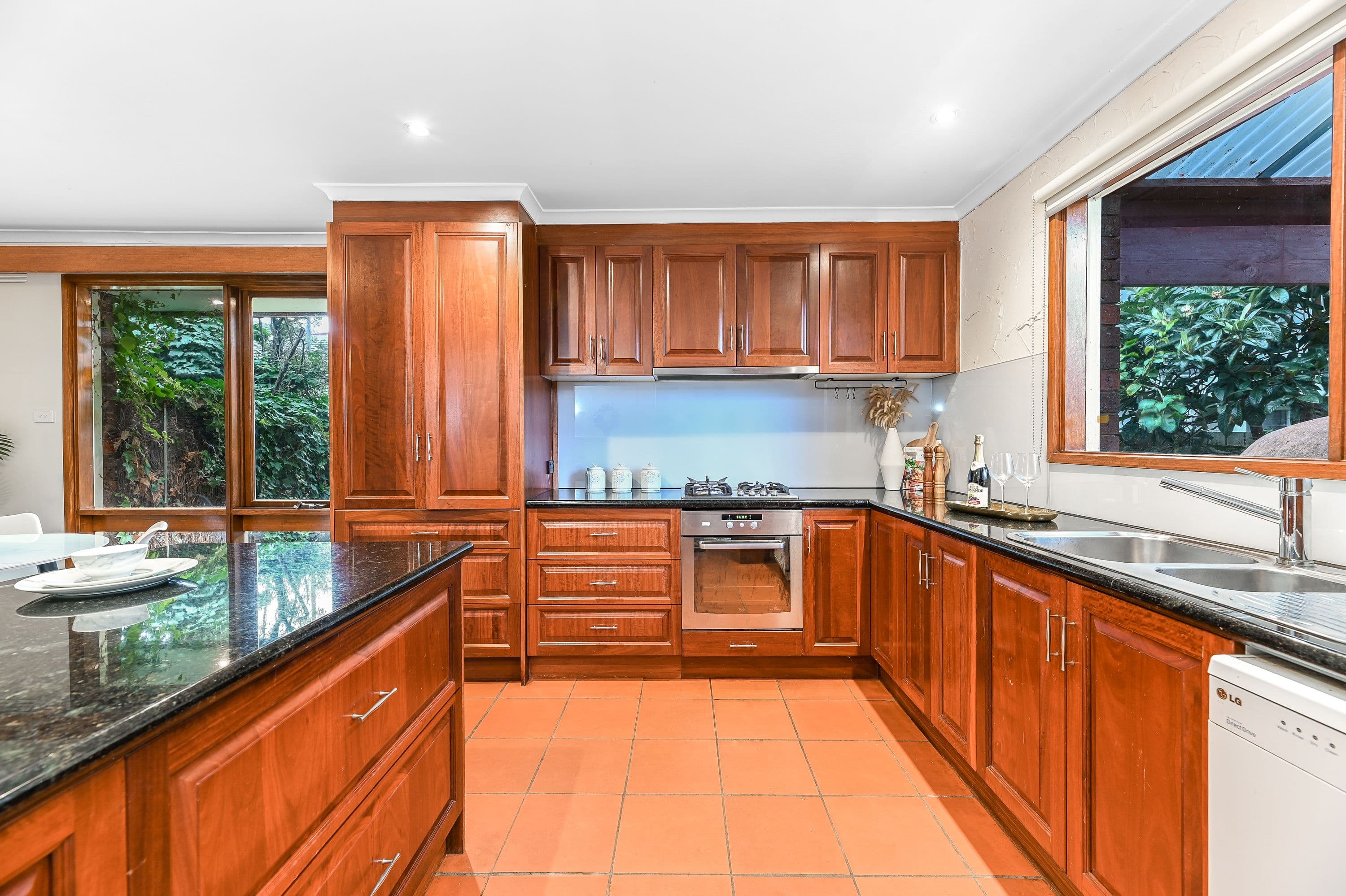 3 Willowbank Court, Glen Waverley VIC 3150, Glen Waverley - Thumbnail 4