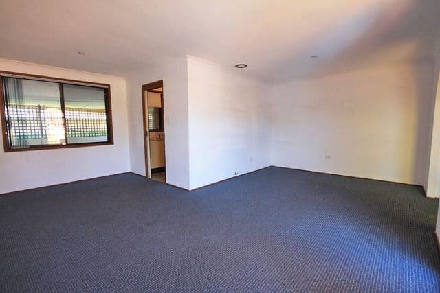 27 Evelyn Street, Macquarie Fields NSW 2564, Macquarie Fields - Thumbnail 2
