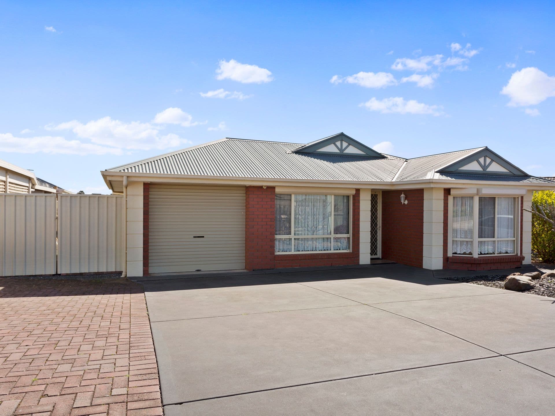 27 Deane Avenue, Noarlunga Downs SA 5168, Noarlunga Downs - Thumbnail 2