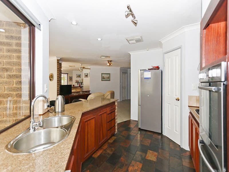 297 Summerlakes Parade, Ballajura WA 6066, Ballajura - Thumbnail 7
