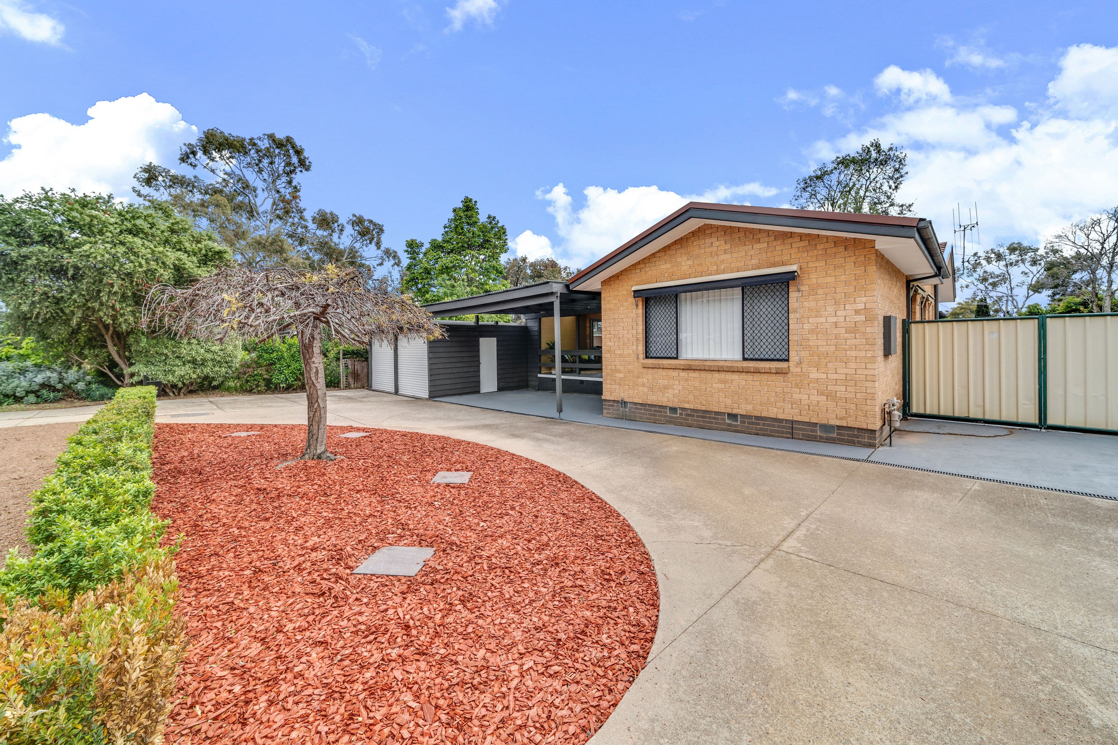 10 Ashburner Street, Higgins ACT 2615, Higgins - Thumbnail 2