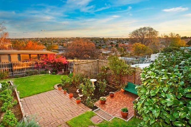 33 St Vigeons Road, RESERVOIR VIC 3073, Reservoir - Thumbnail 2