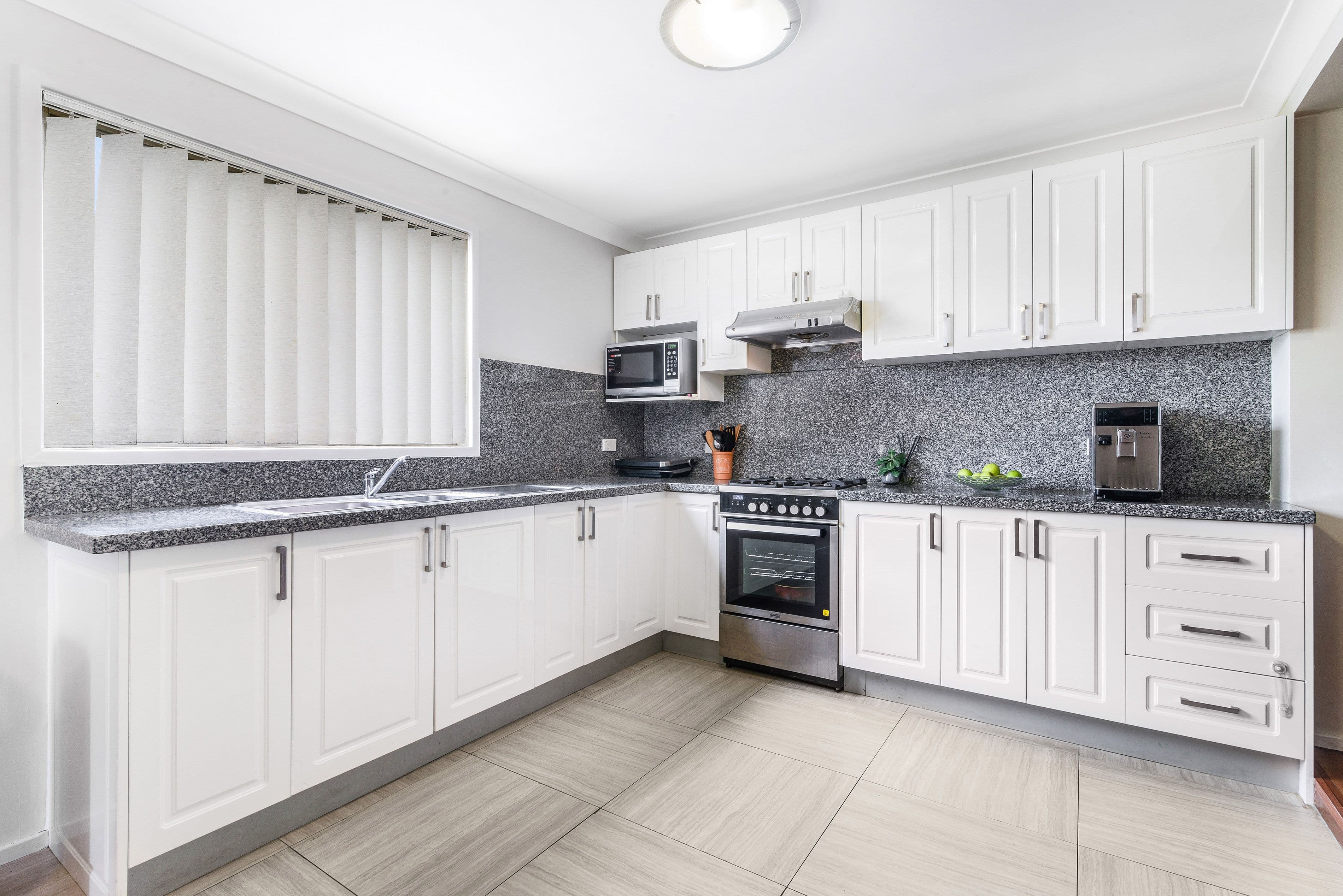 2 Lucy Avenue, Lansvale NSW 2166, Lansvale - Thumbnail 4