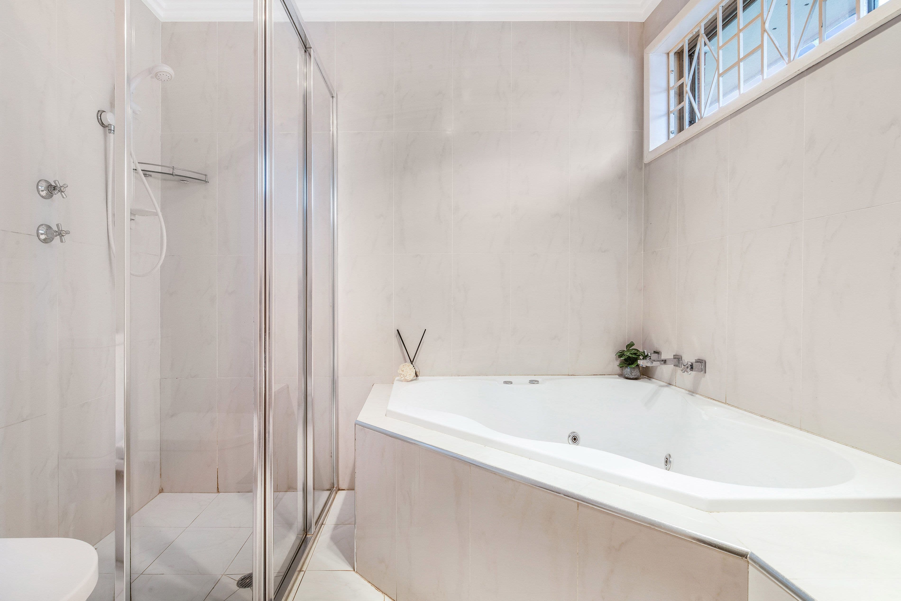 2 Lucy Avenue, Lansvale NSW 2166, Lansvale - Thumbnail 8
