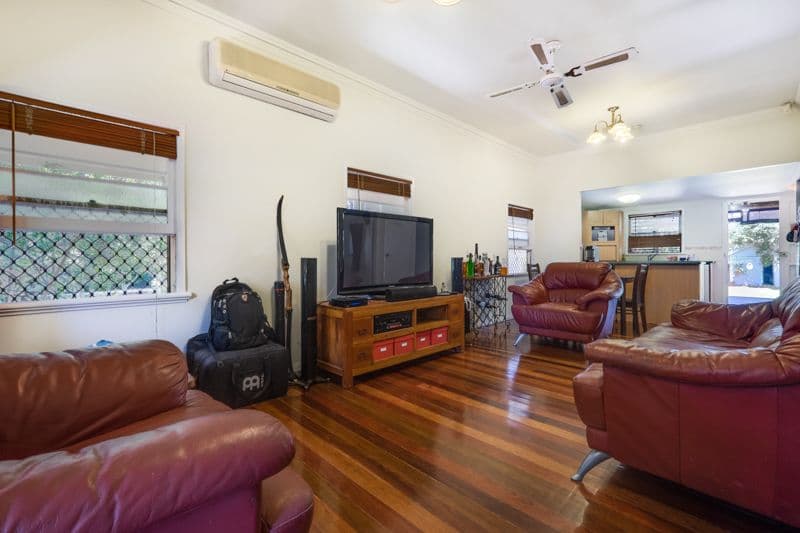 17 Short Street, WOODY POINT QLD 4019, Woody Point - Thumbnail 6