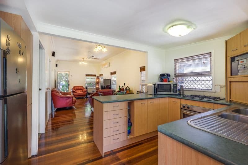 17 Short Street, WOODY POINT QLD 4019, Woody Point - Thumbnail 7