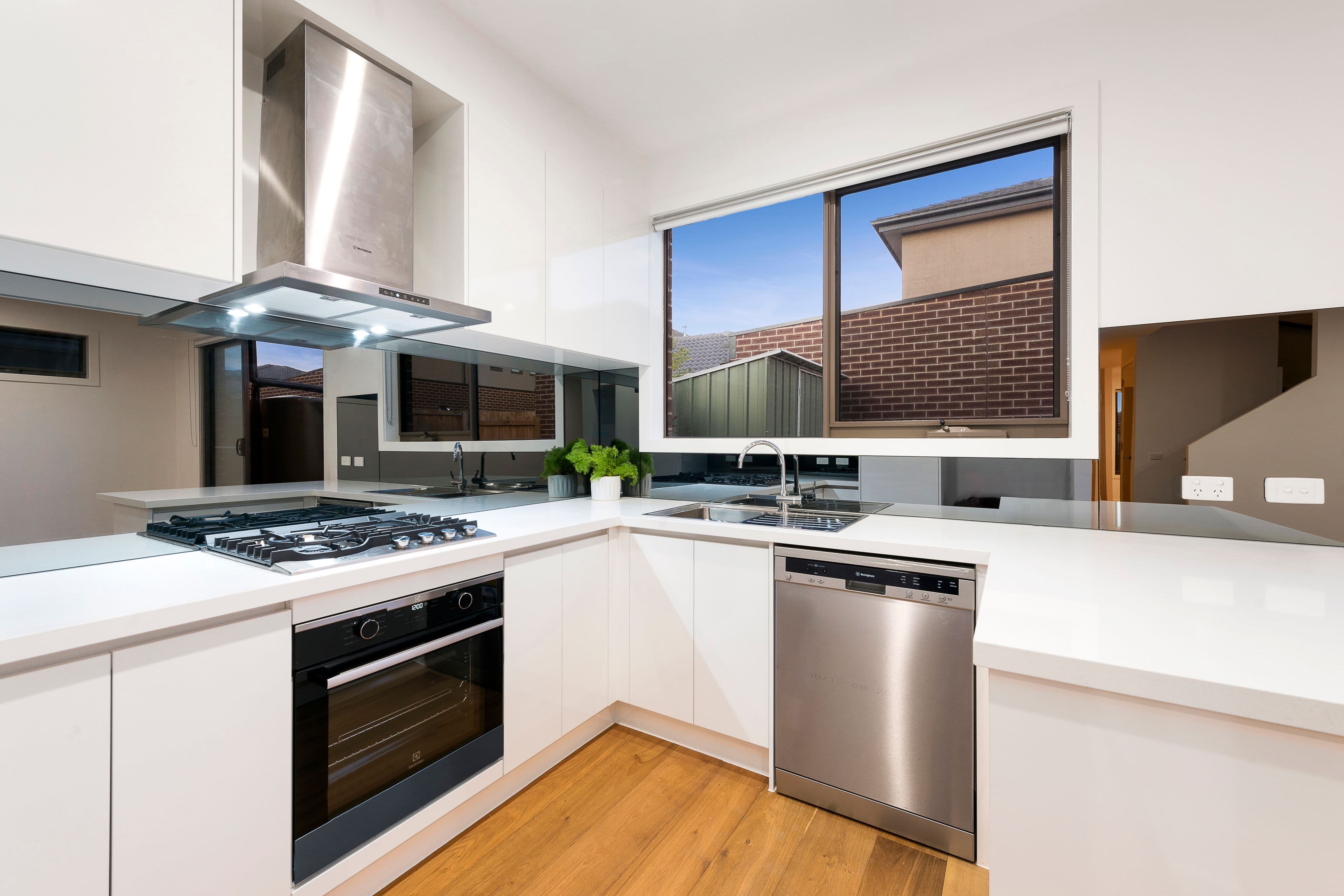 12 Burns Avenue, Clayton South VIC 3169, Clayton South - Thumbnail 4
