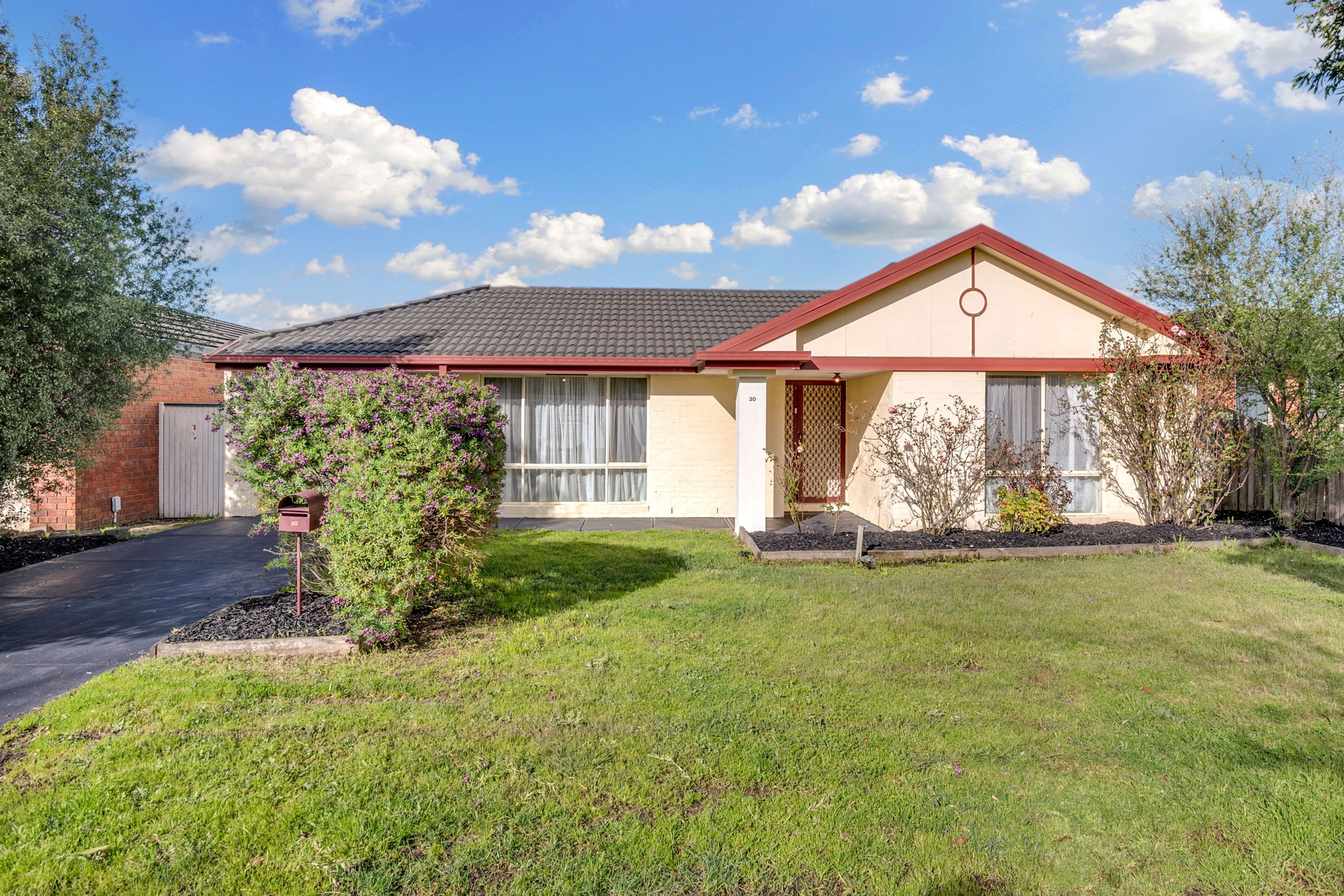 30 Riversdale Street, Craigieburn VIC 3064, Craigieburn - Image 1