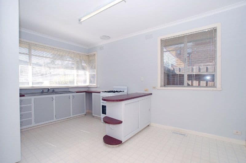 92 Mollison Street, NOBLE PARK NORTH VIC 3174, Noble Park North - Thumbnail 2