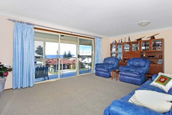 11 Currawong Street, BLUE BAY NSW 2261, Blue Bay - Thumbnail 3