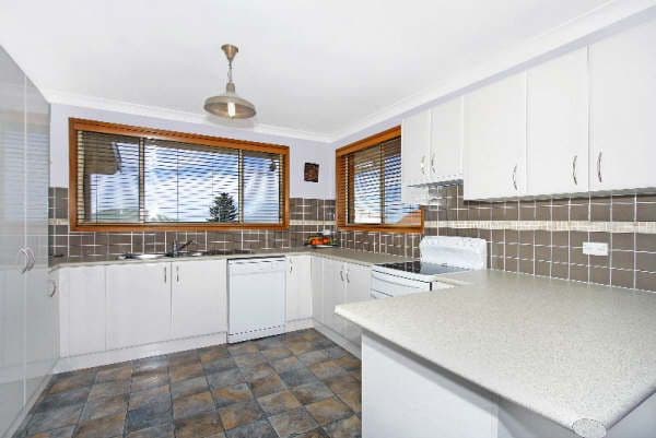 11 Currawong Street, BLUE BAY NSW 2261, Blue Bay - Thumbnail 4