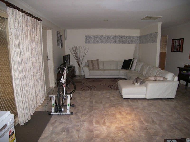 4 Lewis Court, POORAKA SA 5095, Pooraka - Thumbnail 2