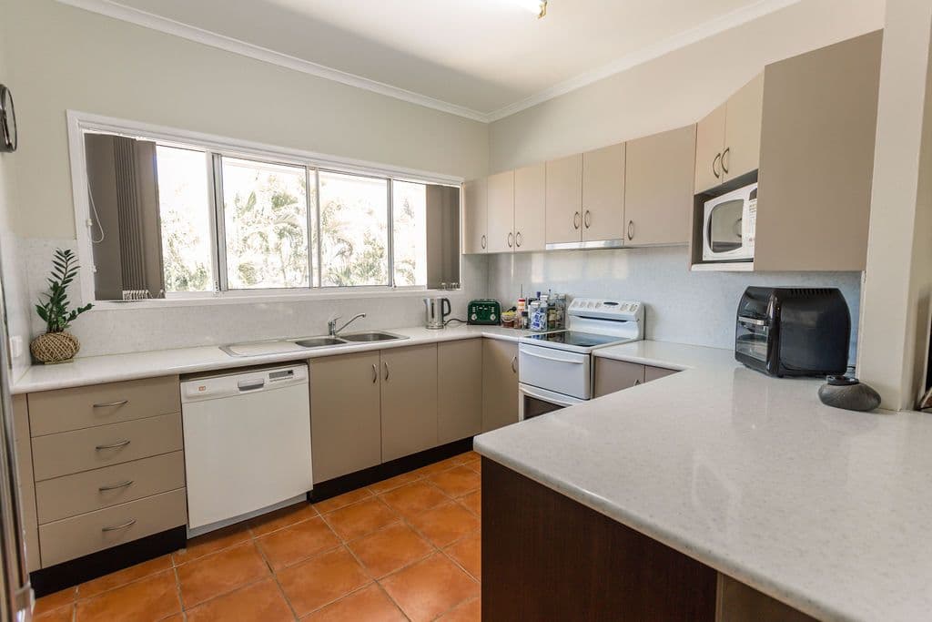 11 Julie Court, Emerald QLD 4720, Emerald - Thumbnail 4