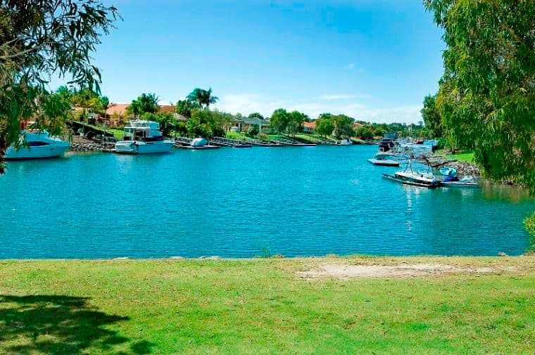 1090 Killymoon Drive, HOPE ISLAND QLD 4212, Hope Island - Thumbnail 4