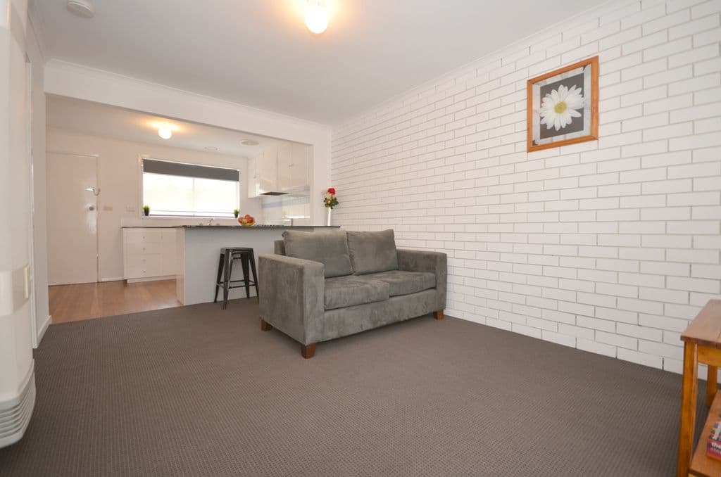 607 Creswick Road, WENDOUREE VIC 3355, Wendouree - Thumbnail 2