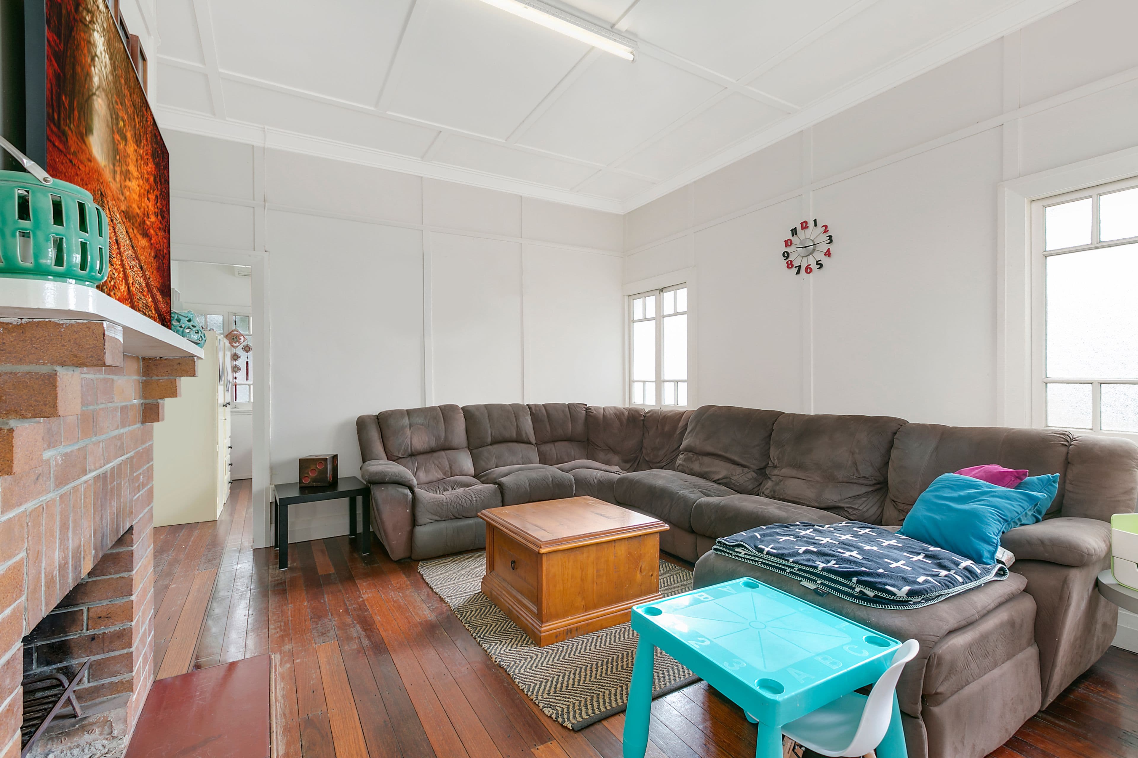 17 Walton Street, Southport QLD 4215, Southport - Thumbnail 2