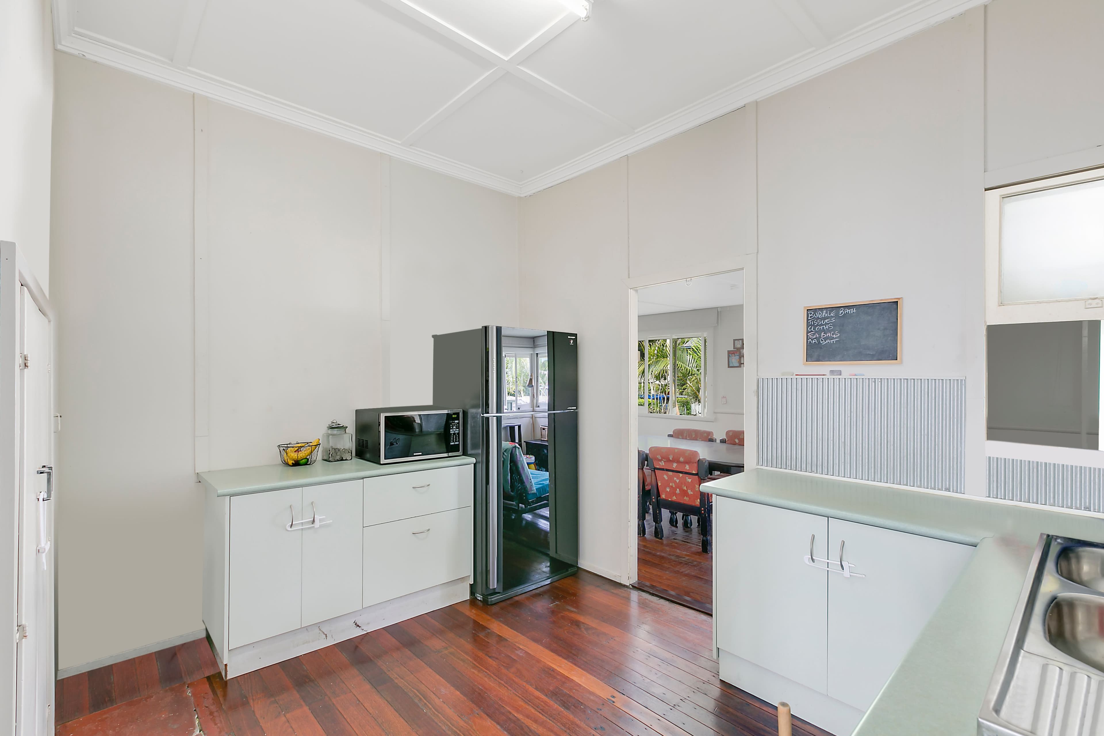 17 Walton Street, Southport QLD 4215, Southport - Thumbnail 3