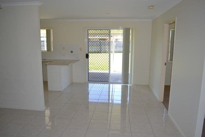 7 Gunsynd Way, POINT VERNON QLD 4655, Point Vernon - Thumbnail 3