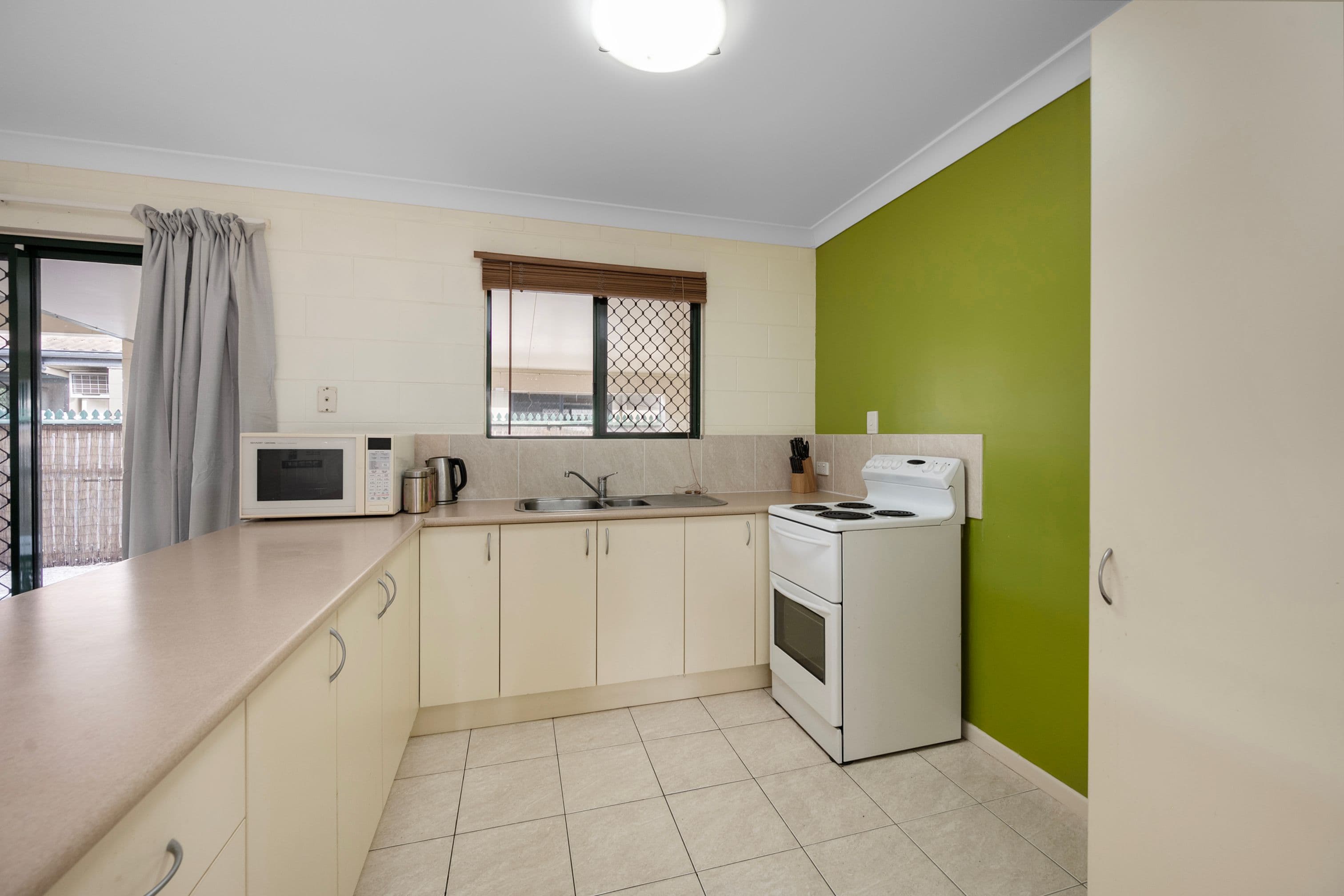 6B Bellamy Street, Rasmussen QLD 4815, Rasmussen - Thumbnail 3