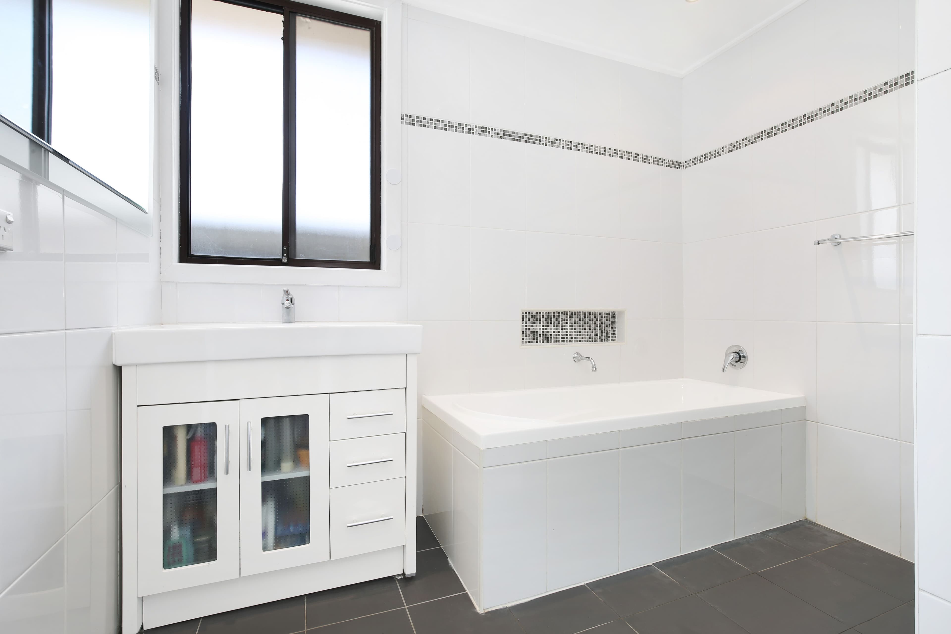 9 Stratford Road, Unanderra - Thumbnail 6