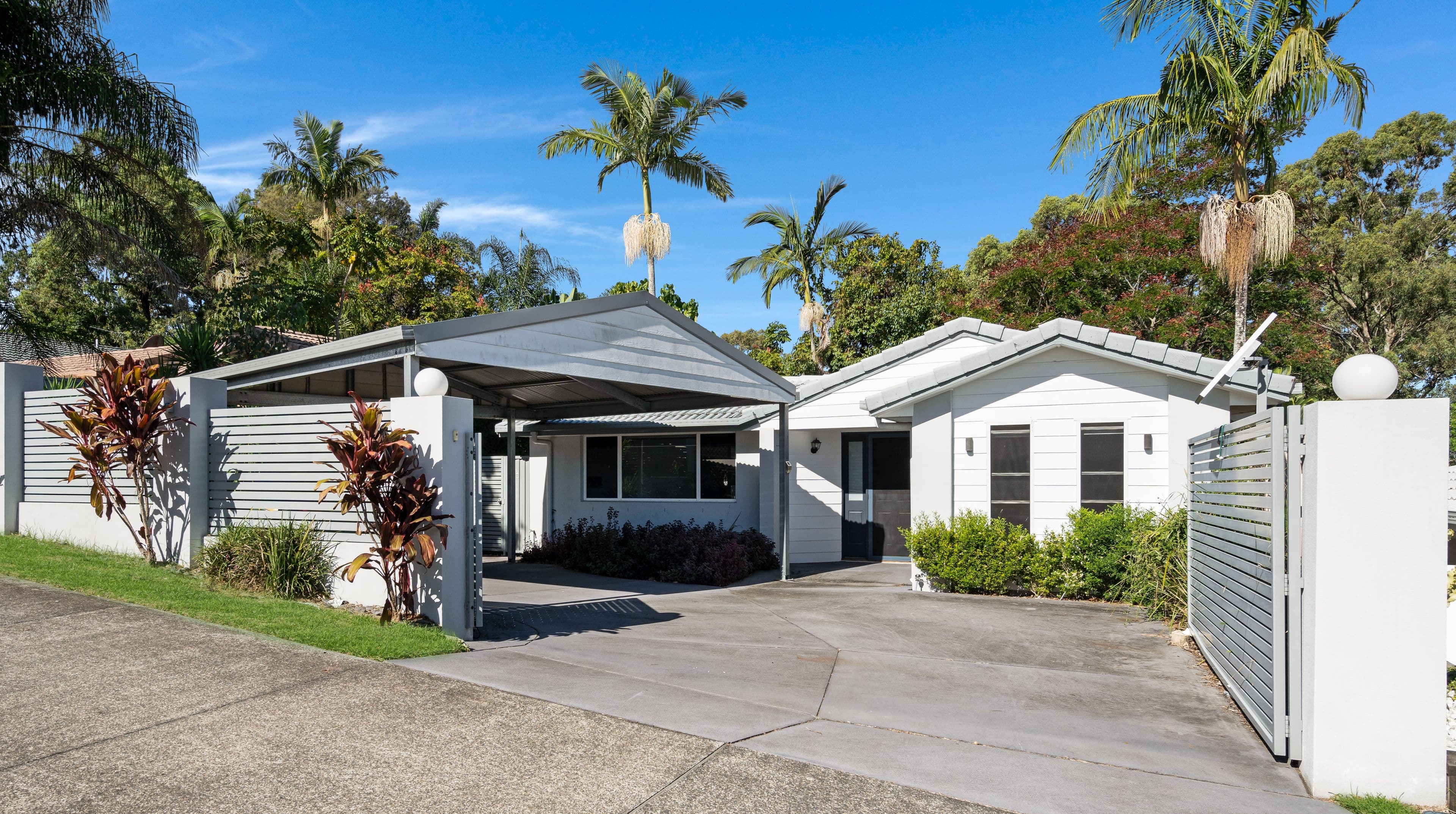 8 Highfield Drive, Merrimac QLD 4226, Merrimac - Image 1