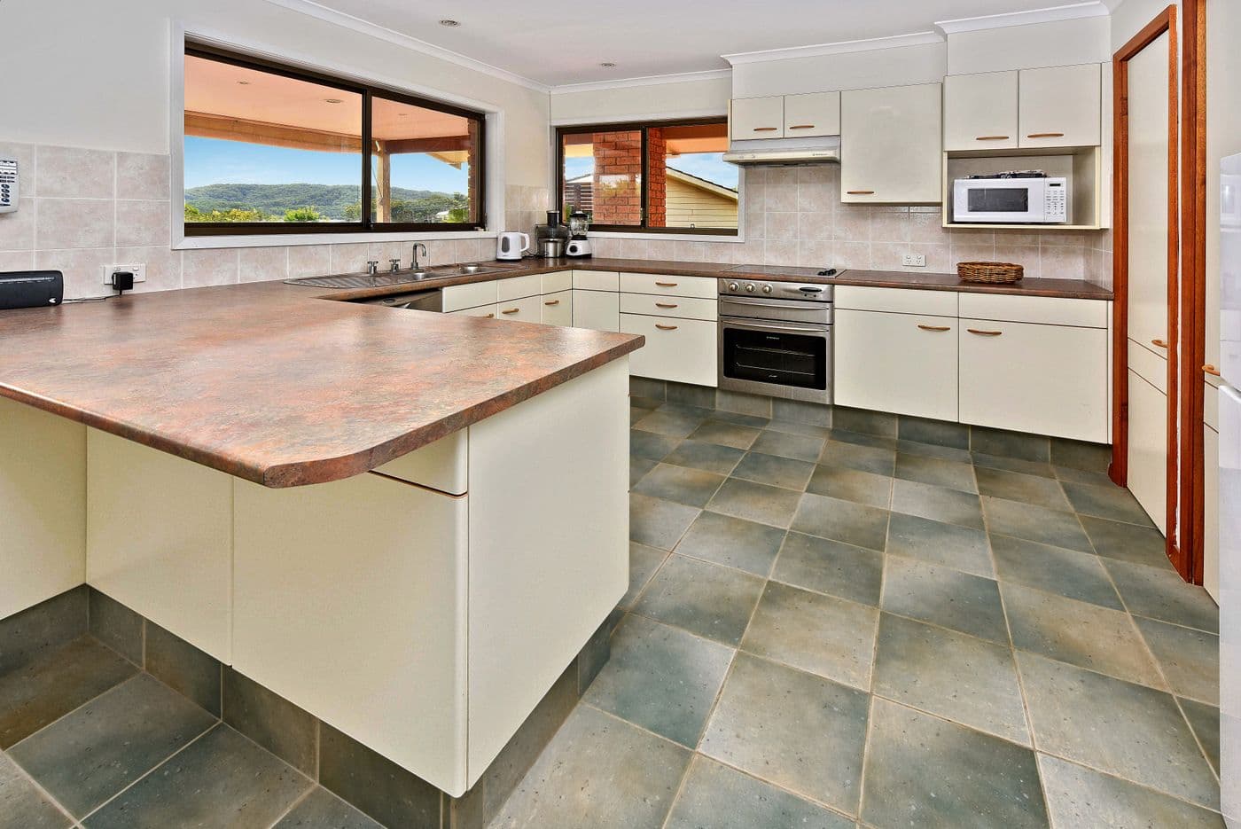 5 Mary Close, SARATOGA NSW 2251, Saratoga - Thumbnail 5