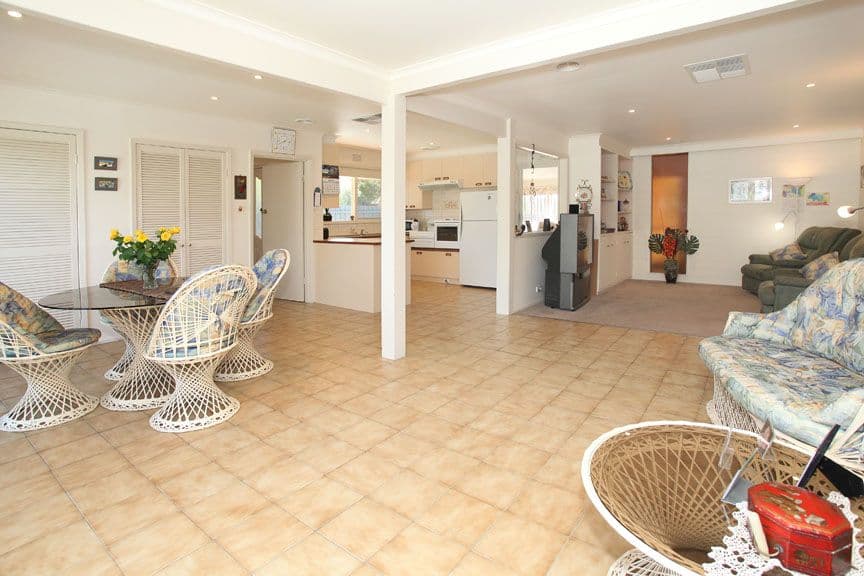 1 Ash Court, WHEELERS HILL VIC 3150, Wheelers Hill - Thumbnail 3
