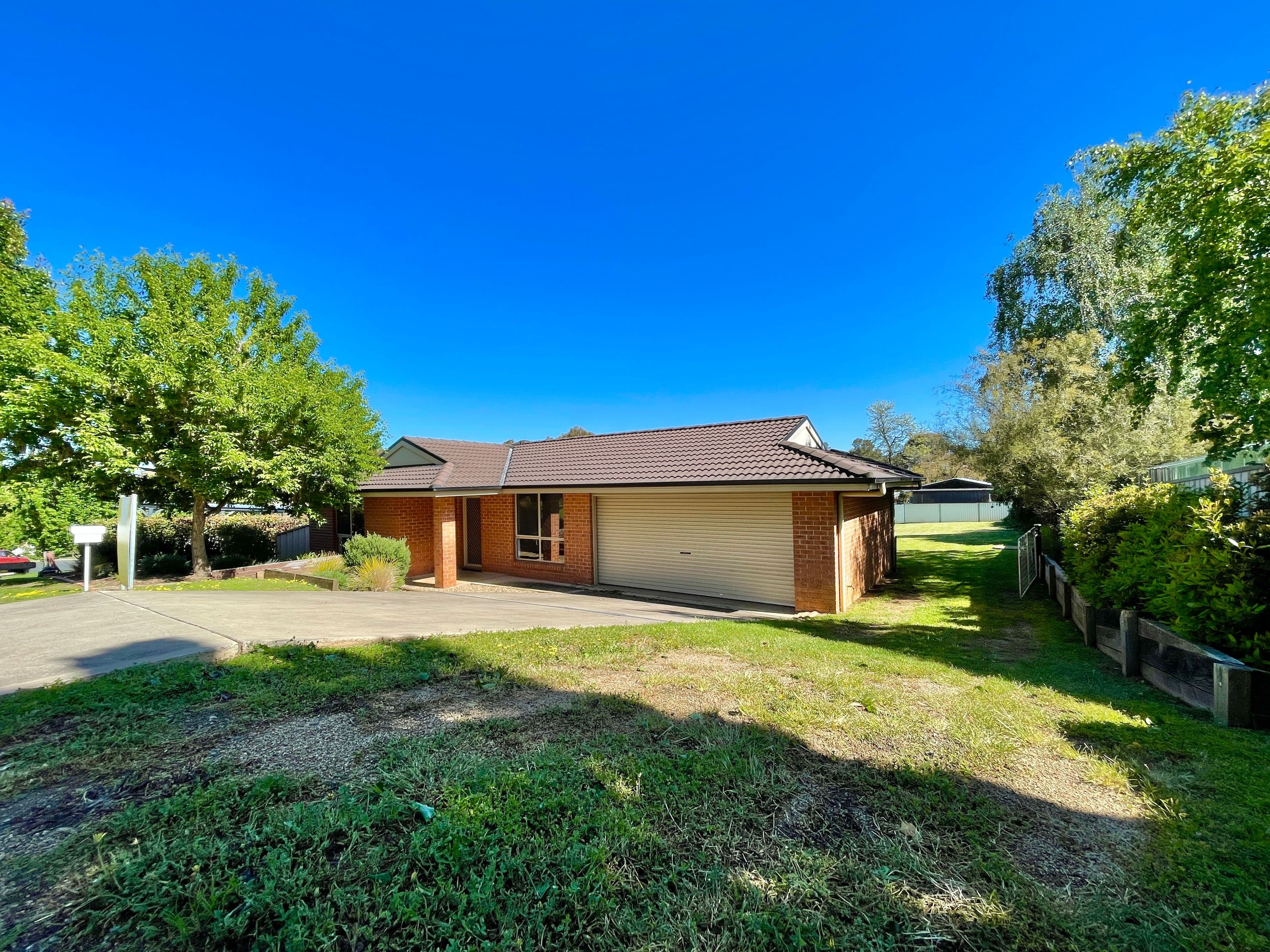 24 Henry Place, Young NSW 2594, Young - Image 1