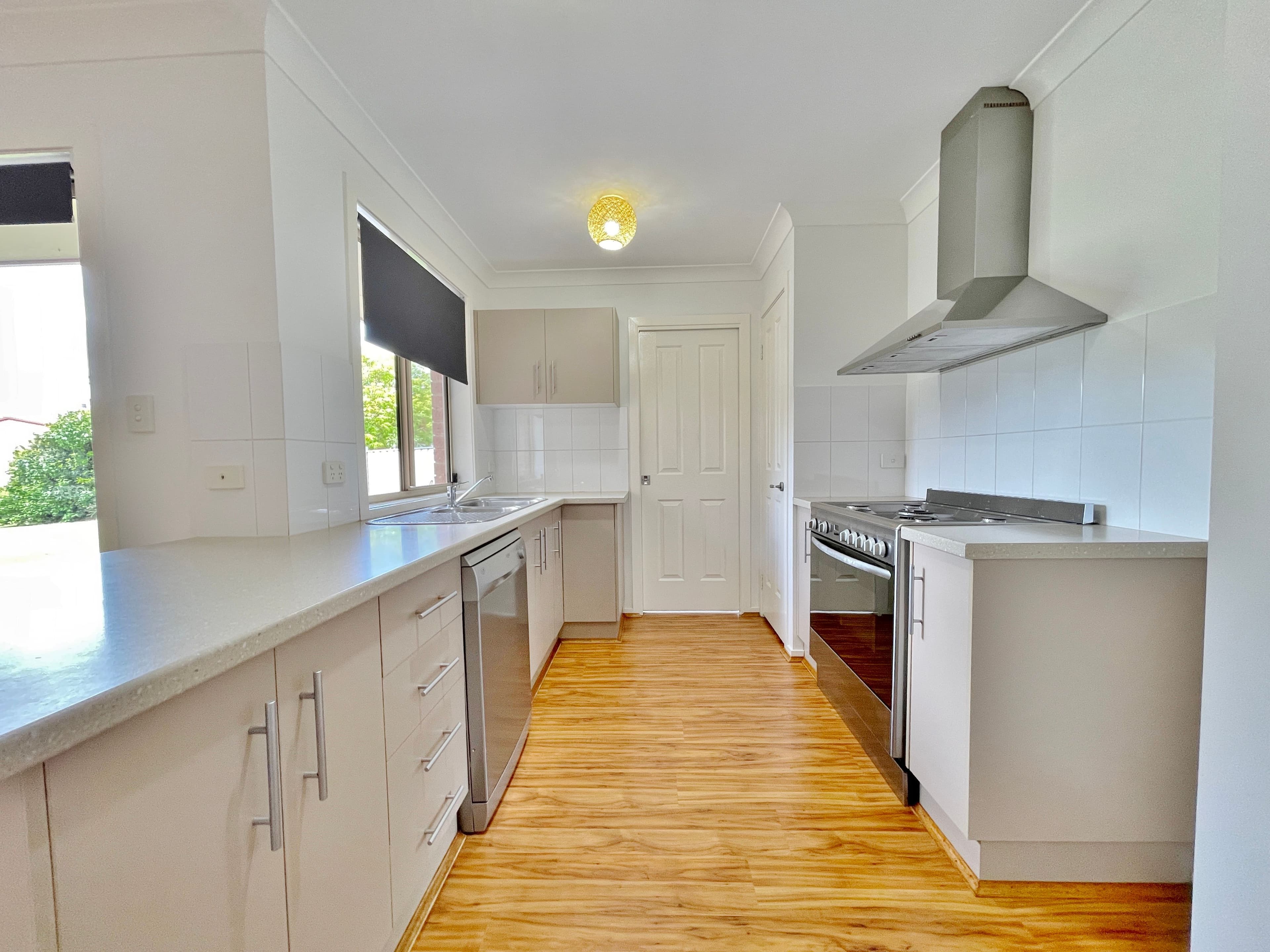 24 Henry Place, Young NSW 2594, Young - Thumbnail 5