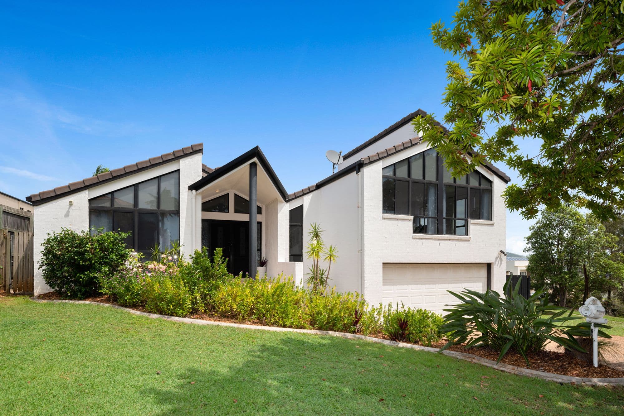 23 Grandview Place, Carindale QLD 4152, Carindale - Image 1