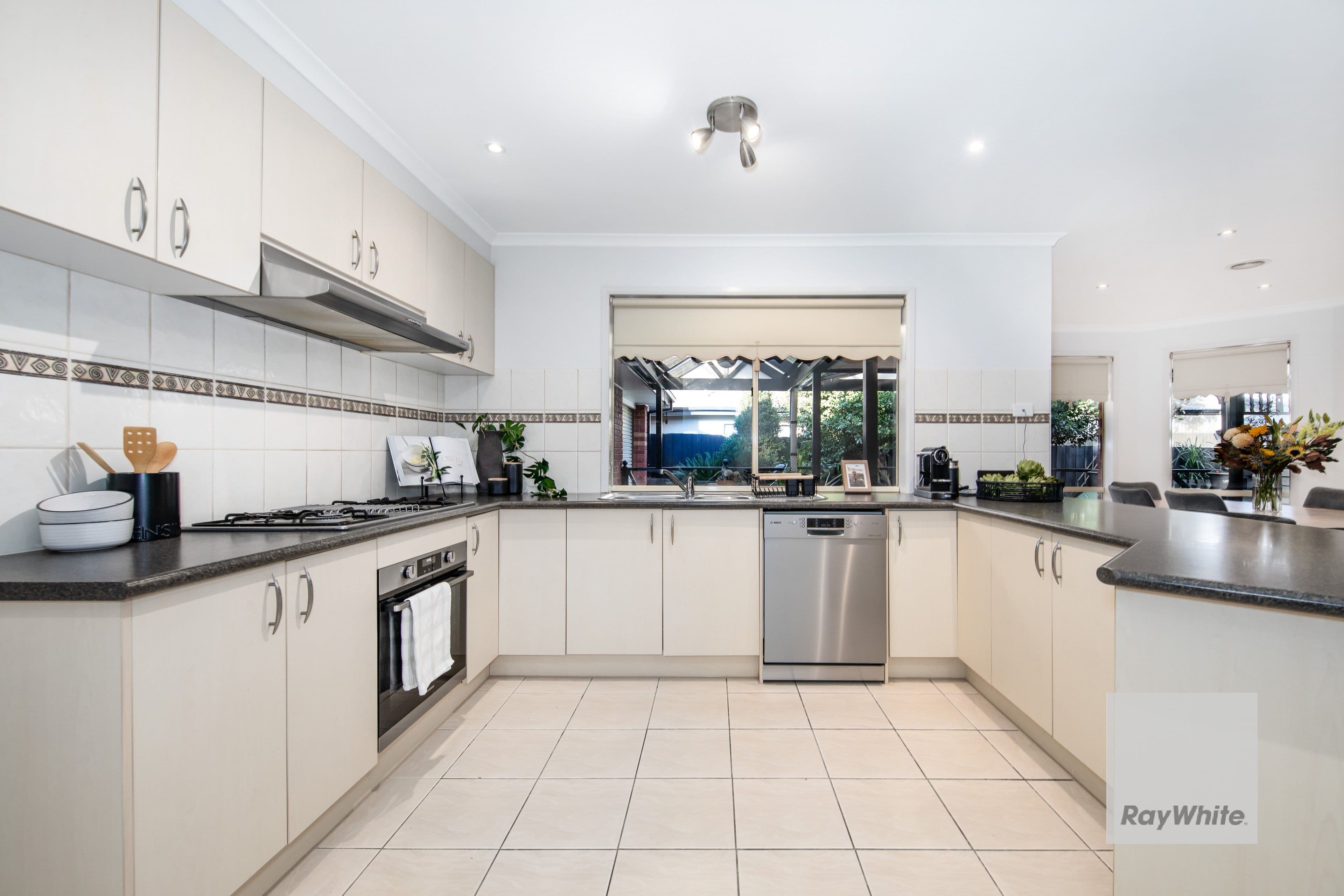 9 Mitchell Grove, Taylors Hill VIC 3037, Taylors Hill - Thumbnail 7