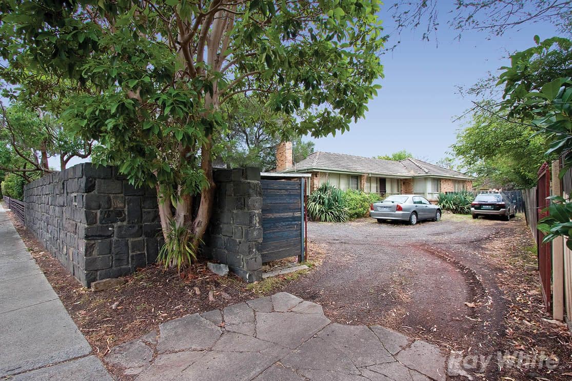 572 Highbury Road, GLEN WAVERLEY VIC 3150, Glen Waverley - Image 1