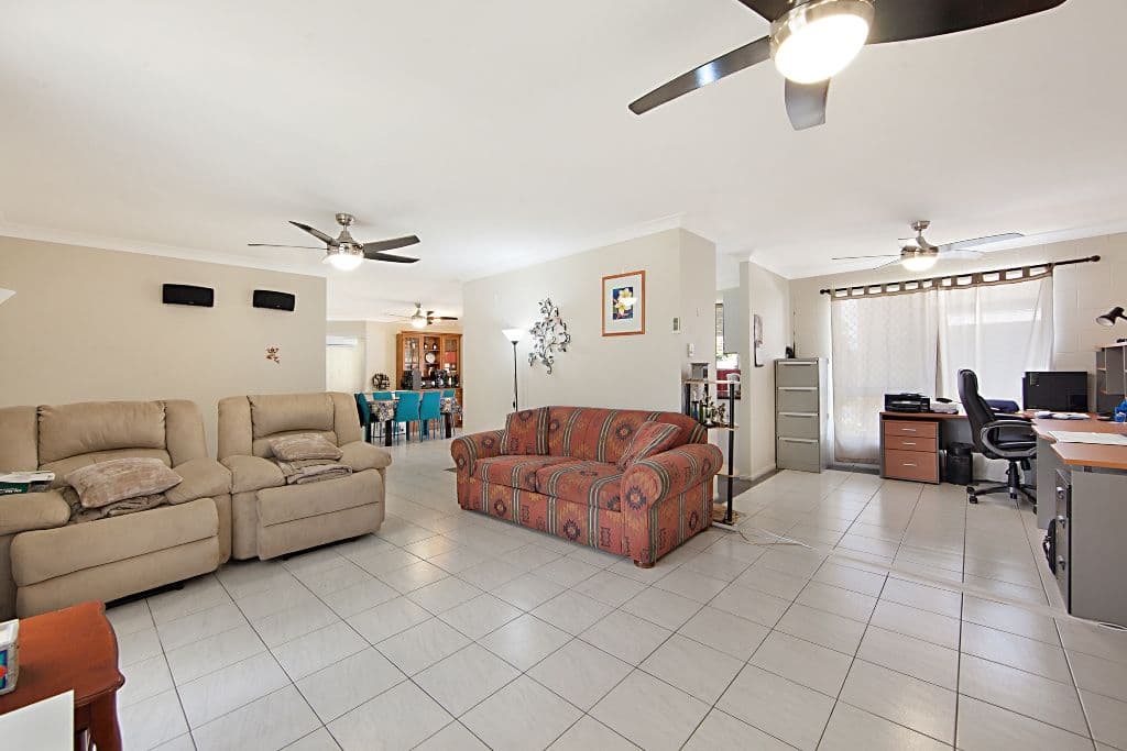 25 Amber Avenue, Rasmussen QLD 4815, Rasmussen - Thumbnail 2