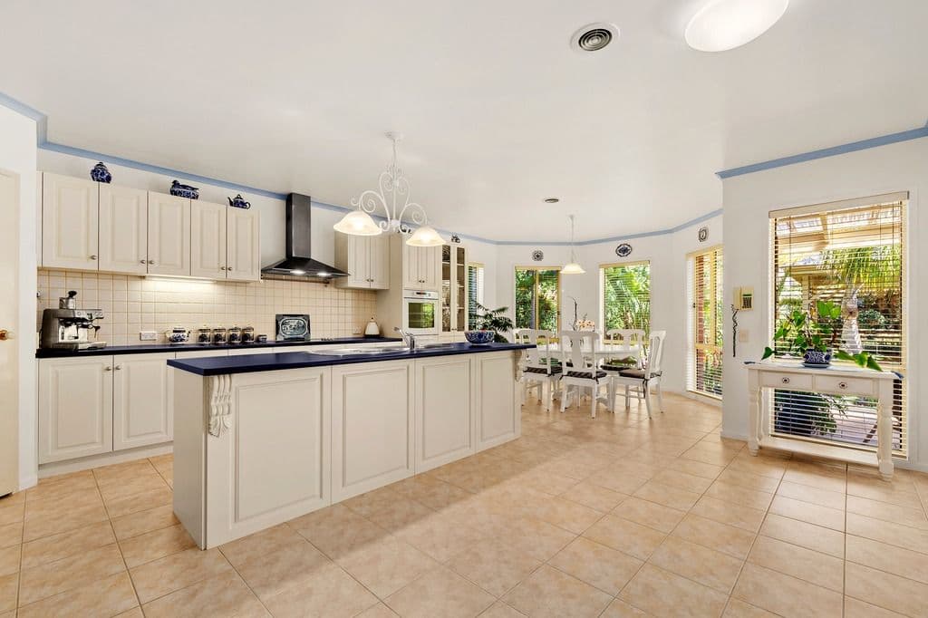 12 Whitehall Terrace, Ferntree Gully VIC 3156, Ferntree Gully - Thumbnail 2