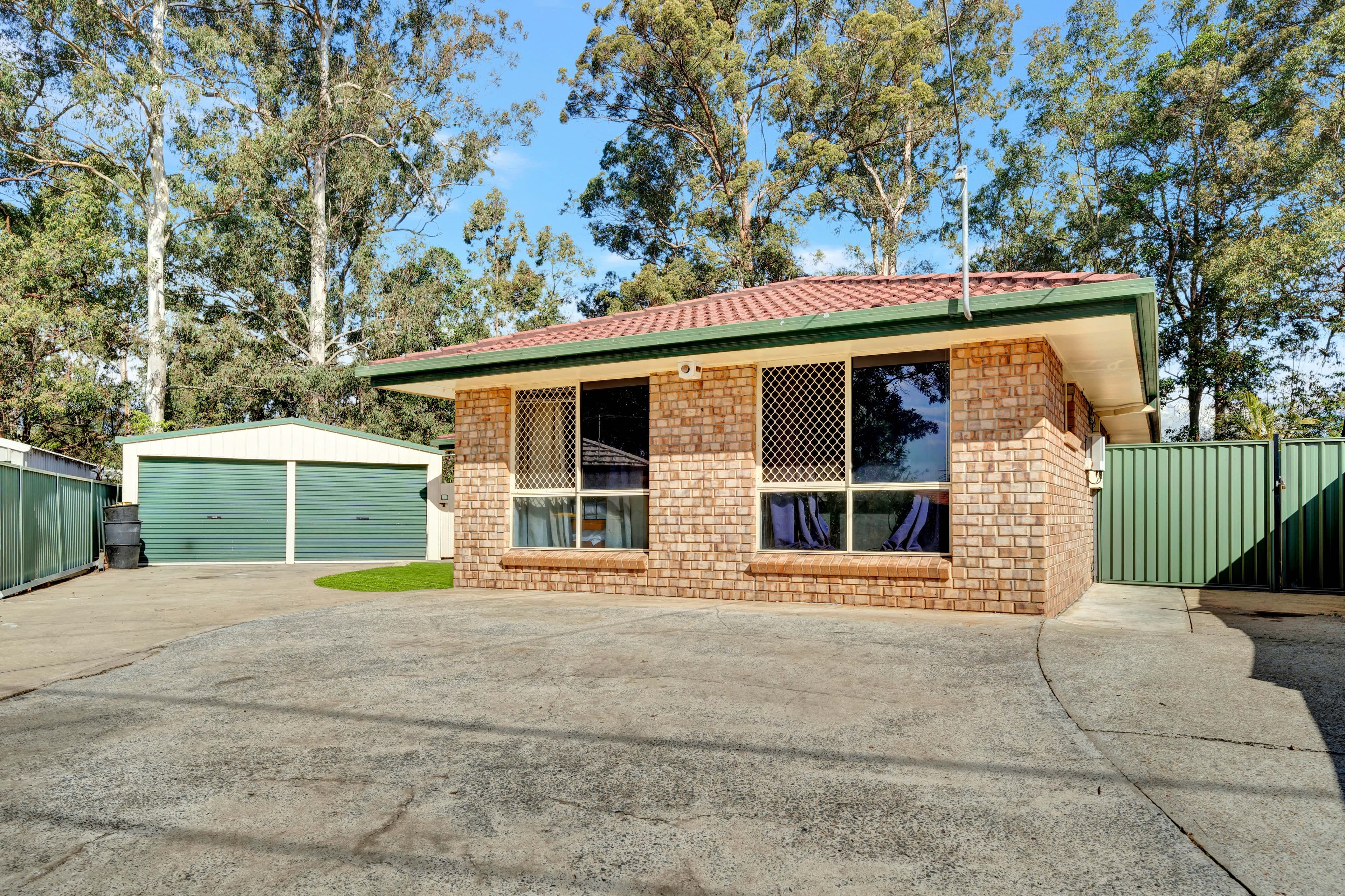 11 Bron Court, Loganlea QLD 4131, Loganlea - Image 1