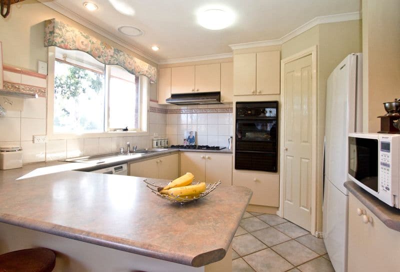 7 Nobel Close, GREENSBOROUGH VIC 3088, Greensborough - Thumbnail 3