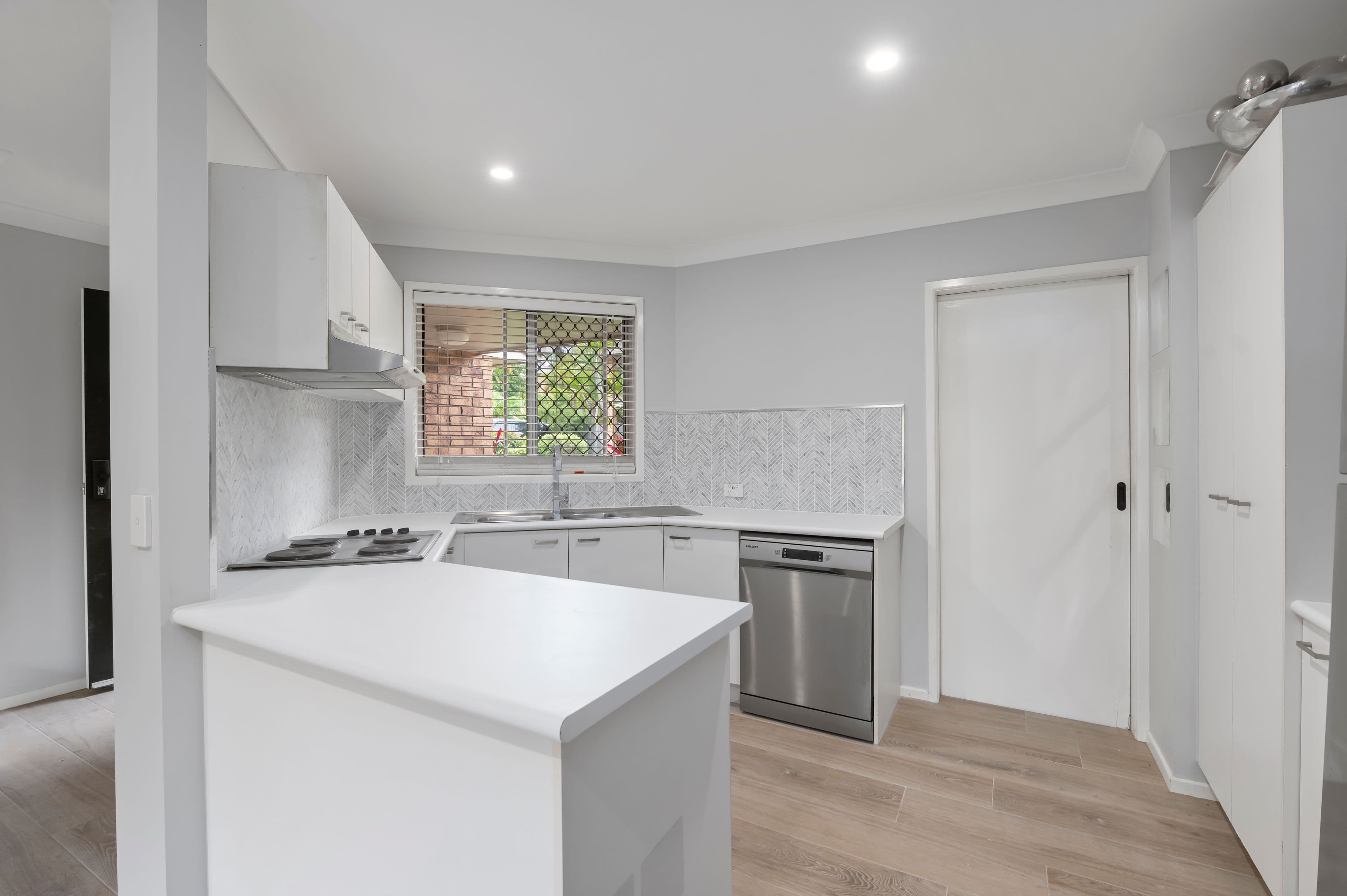 6 Bourton Road, Merrimac QLD 4226, Merrimac - Thumbnail 2