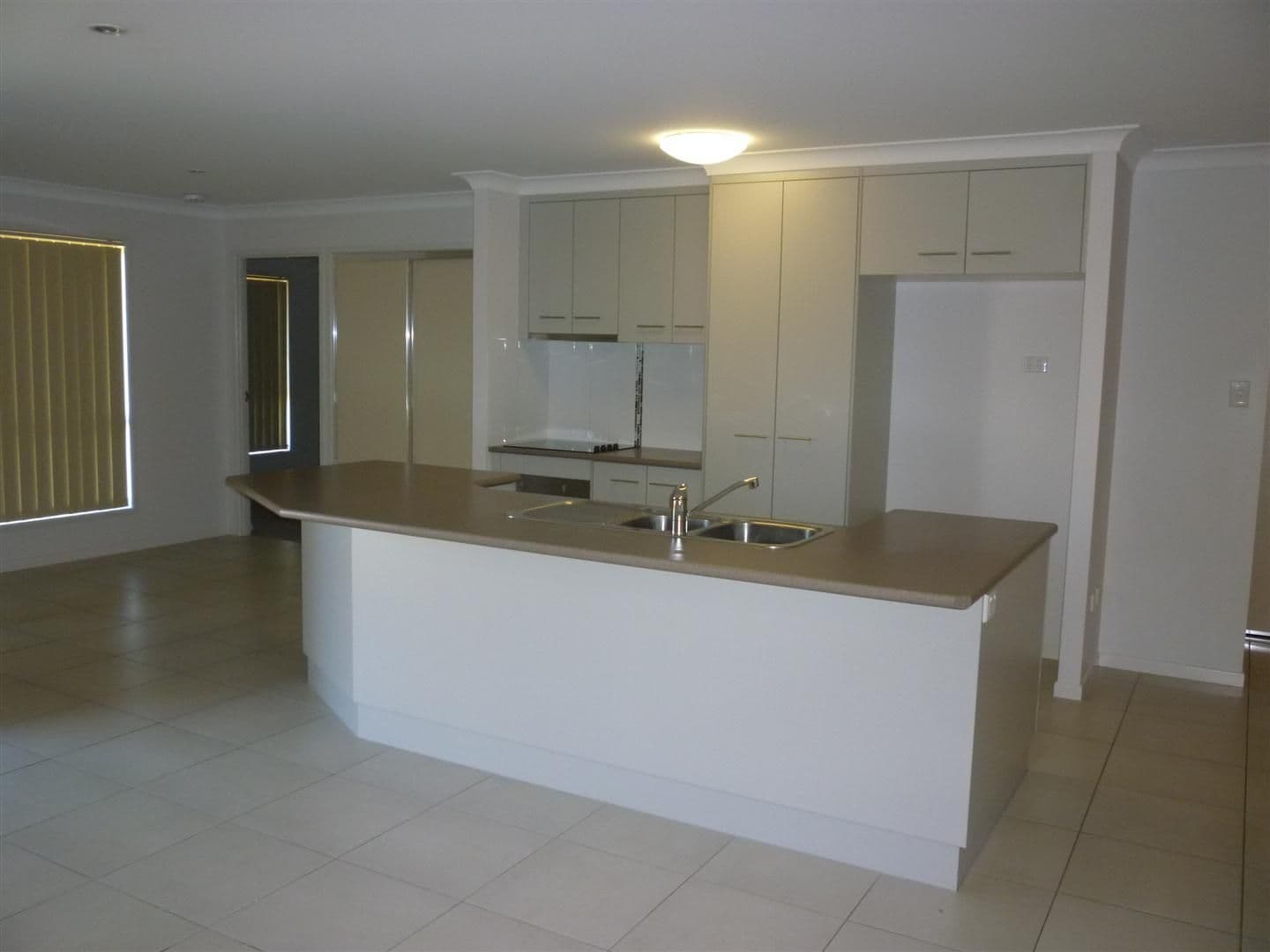 9 Rahima Court, GRACEMERE QLD 4702, Gracemere - Thumbnail 2