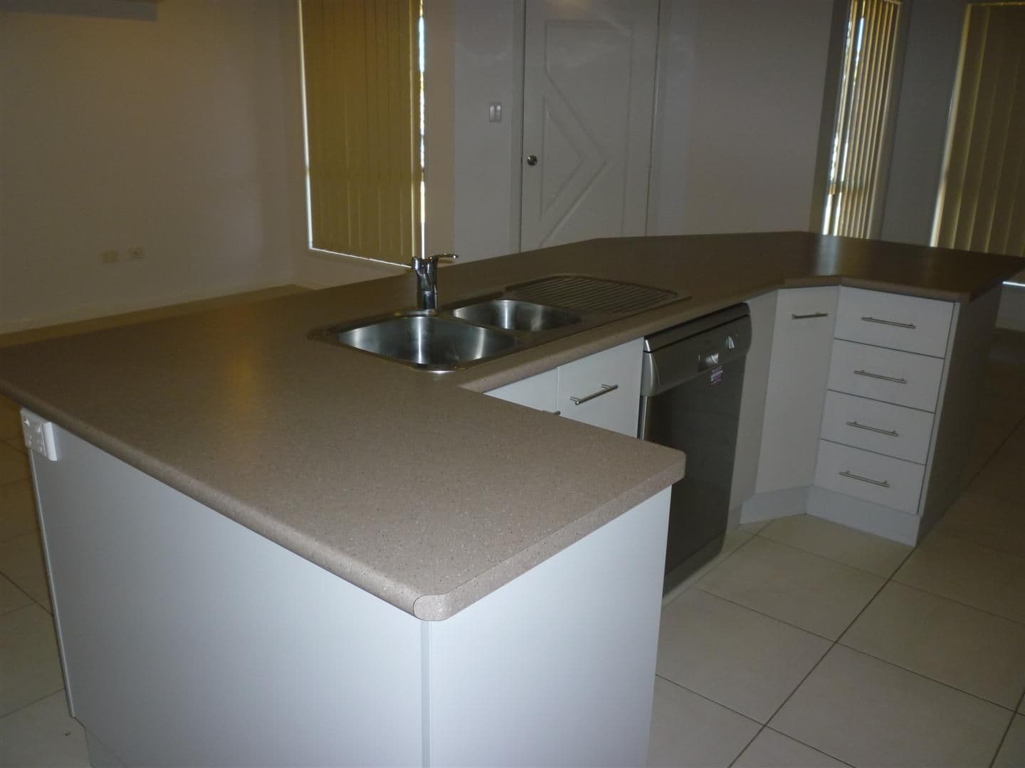 9 Rahima Court, GRACEMERE QLD 4702, Gracemere - Thumbnail 5
